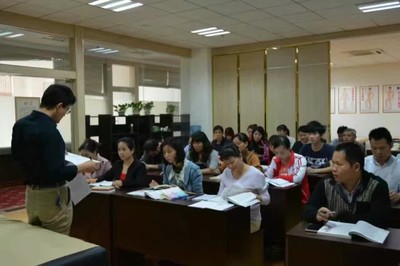 廣西柳州中醫推拿培訓學校 技術融合與健康護理員培訓